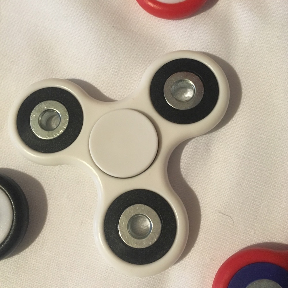 Hand spinners